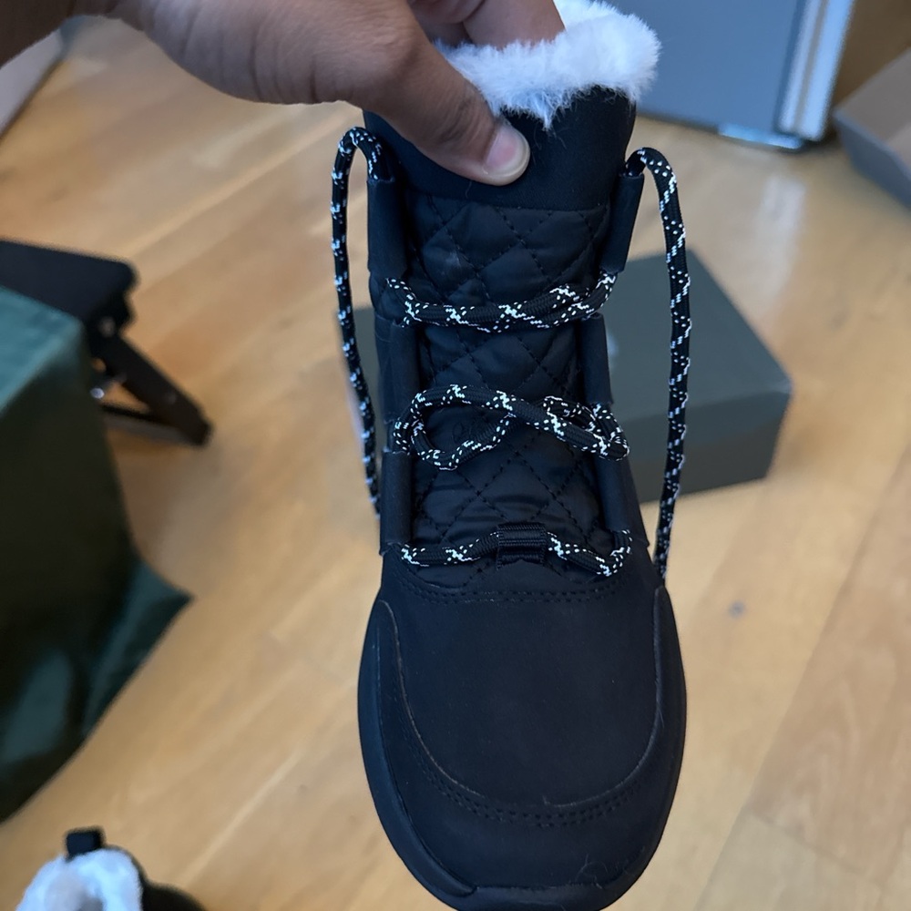 Brand New with original packaging - Timberland boots with fur lining size 6